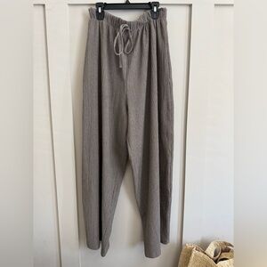 Zara Women's High waist Gray/Black Pants Size Large
